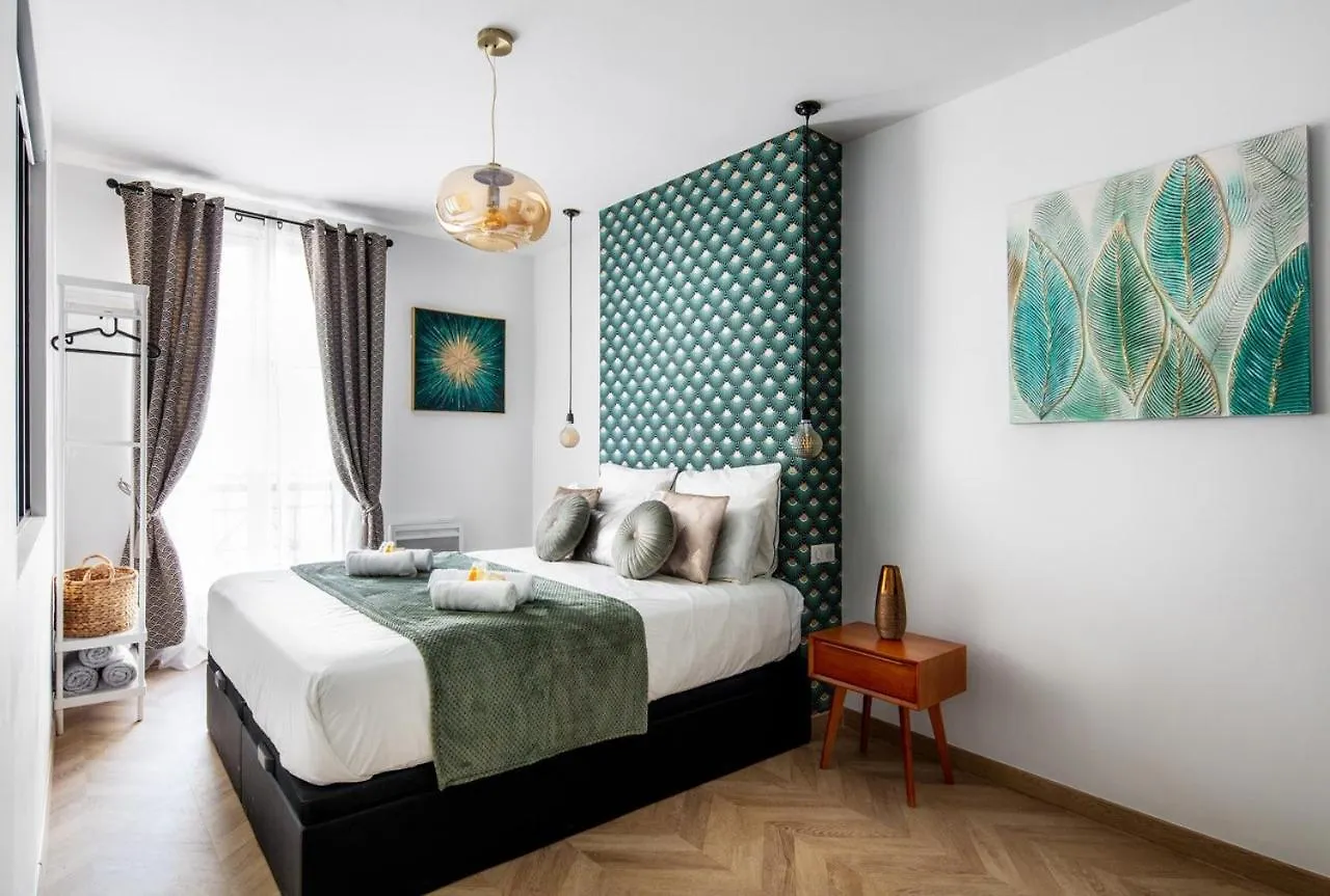 Suite Luxury Nation 26 Paris Apartment